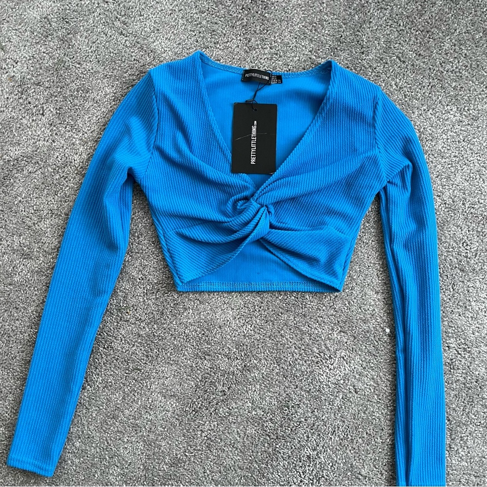 PrettyLittleThing Twist Front Long Sleeve